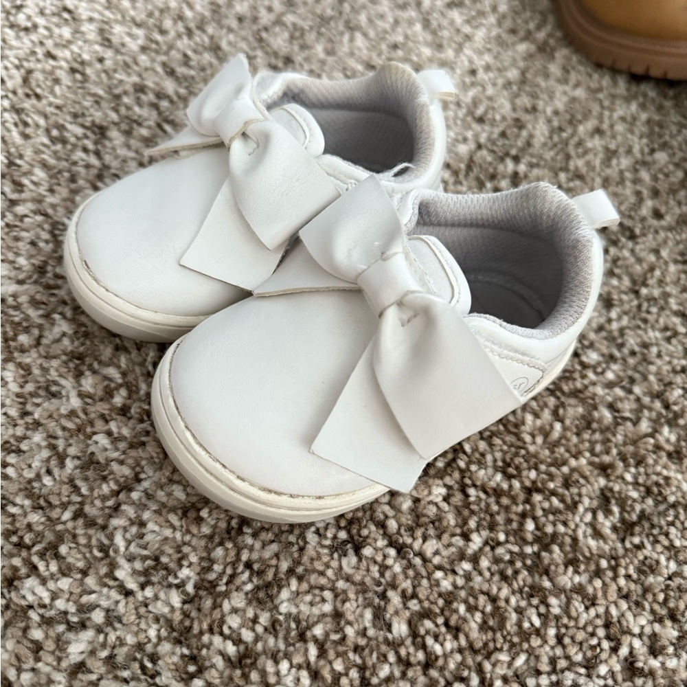 Kohl's White Baby Walker Shoes with Bow